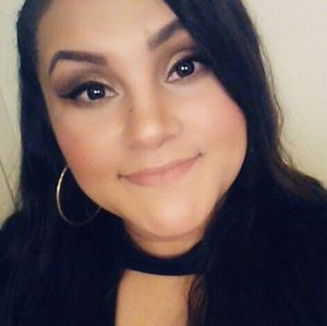 Meet your Posher, Monica